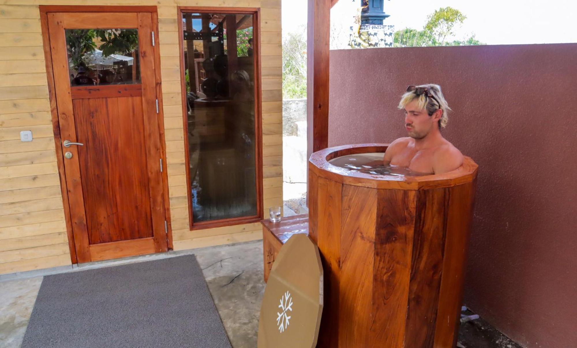 Mad Monkey Nusa Lembongan エクステリア 写真
