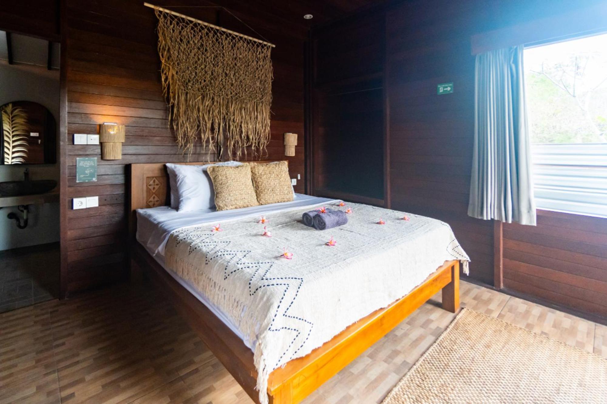 Mad Monkey Nusa Lembongan エクステリア 写真