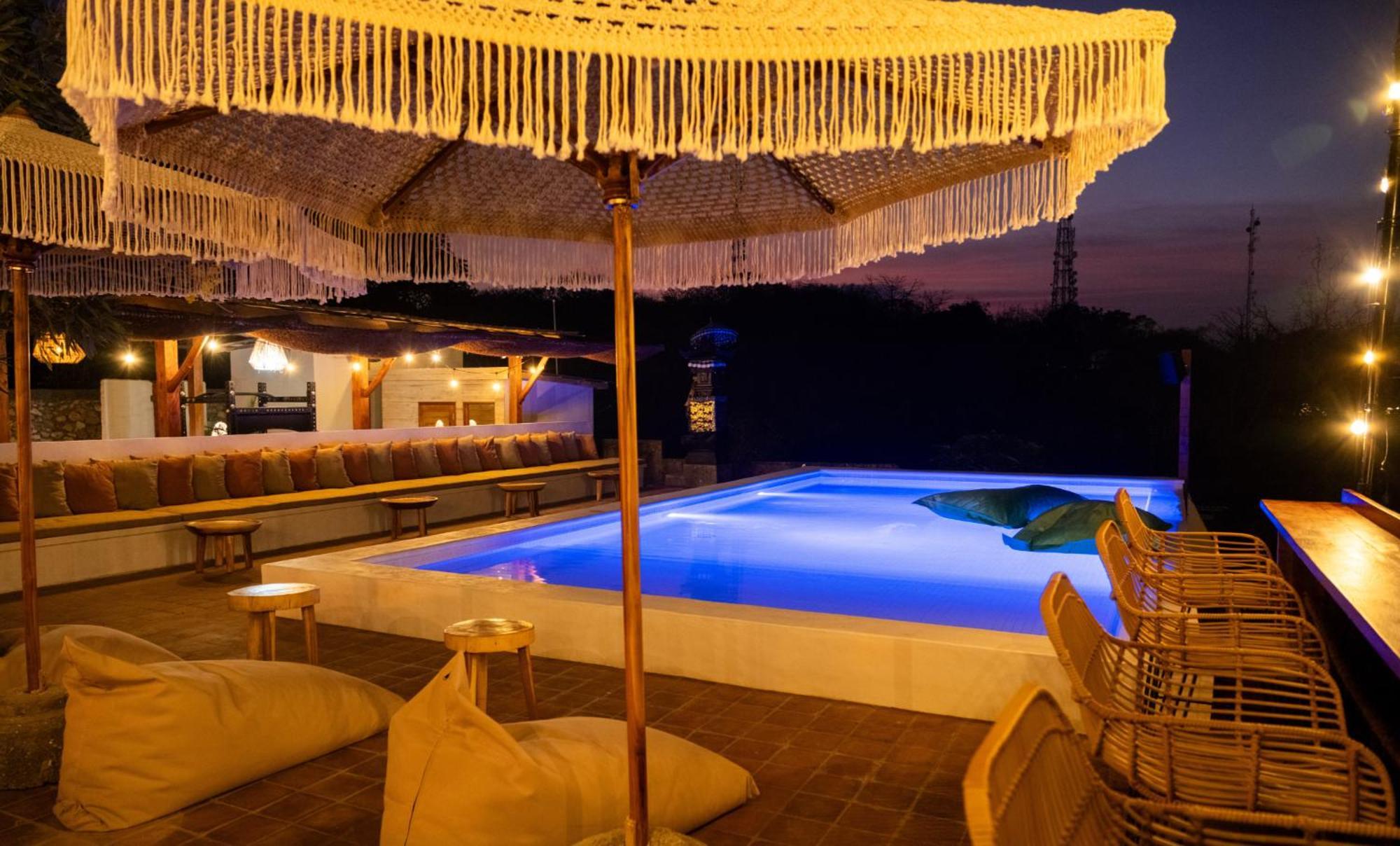 Mad Monkey Nusa Lembongan エクステリア 写真