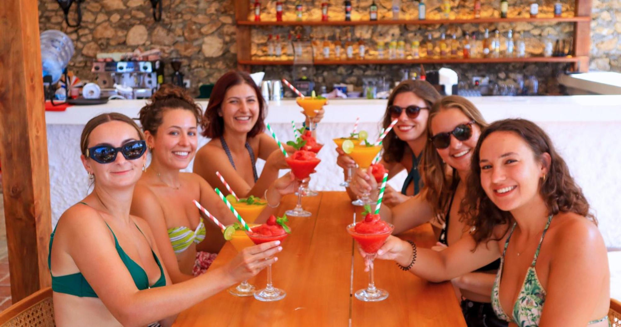 Mad Monkey Nusa Lembongan エクステリア 写真